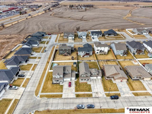 7011 NW 18th Street, Lincoln, NE 68521