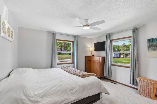 3105 Pleasant Street, West Des Moines, IA 50266