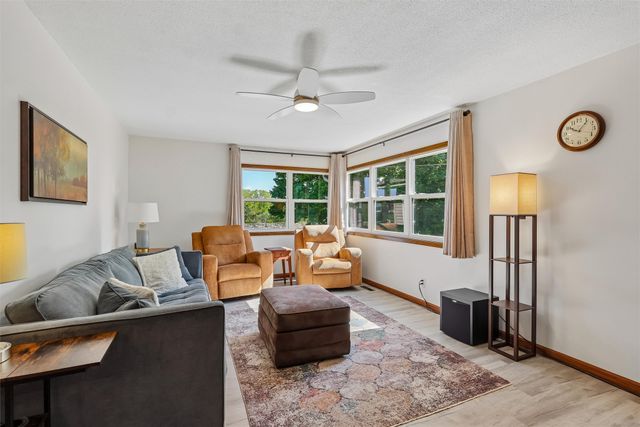 3105 Pleasant Street, West Des Moines, IA 50266