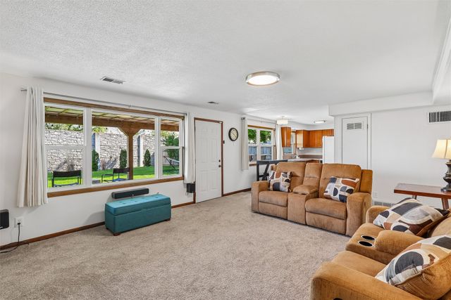 3105 Pleasant Street, West Des Moines, IA 50266