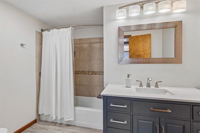 3105 Pleasant Street, West Des Moines, IA 50266