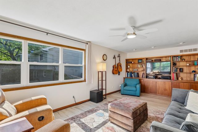 3105 Pleasant Street, West Des Moines, IA 50266