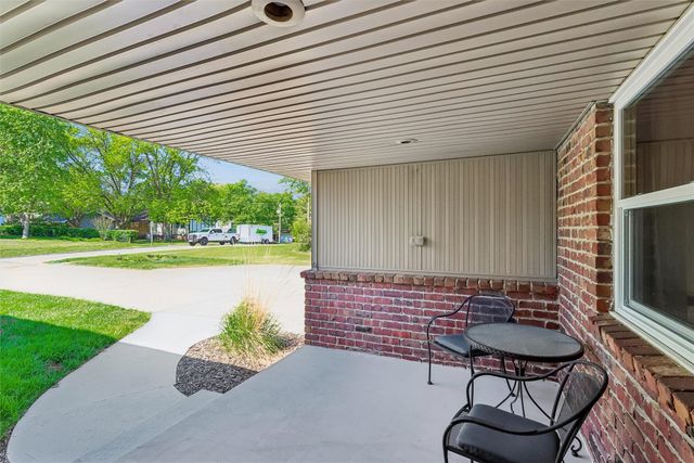 3105 Pleasant Street, West Des Moines, IA 50266