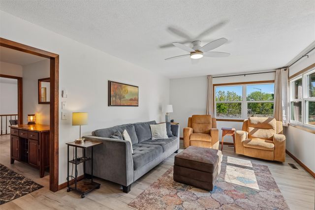 3105 Pleasant Street, West Des Moines, IA 50266