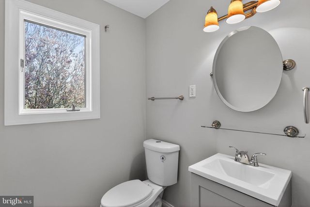 26 SUNSET RD, Royersford, PA 19468