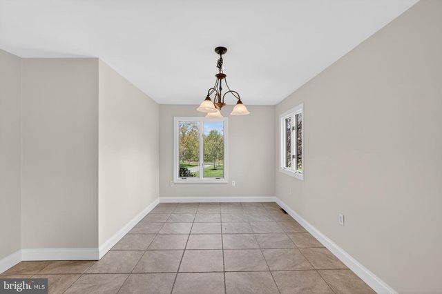 26 SUNSET RD, Royersford, PA 19468