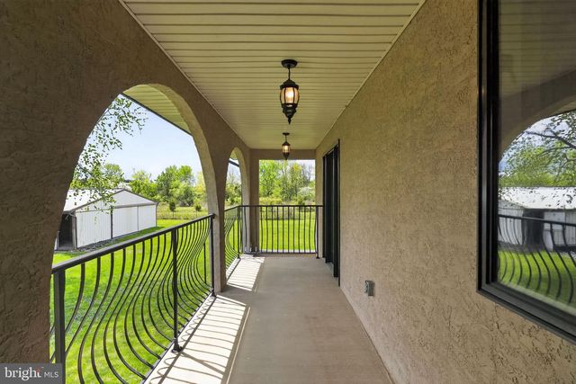 26 SUNSET RD, Royersford, PA 19468