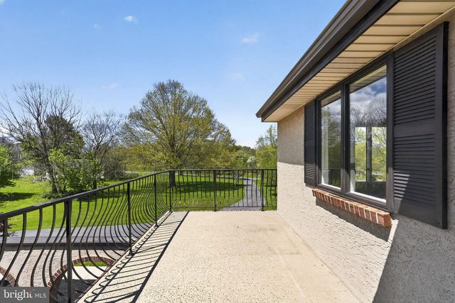 26 SUNSET RD, Royersford, PA 19468