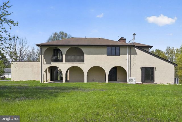 26 SUNSET RD, Royersford, PA 19468