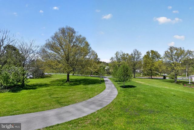 26 SUNSET RD, Royersford, PA 19468