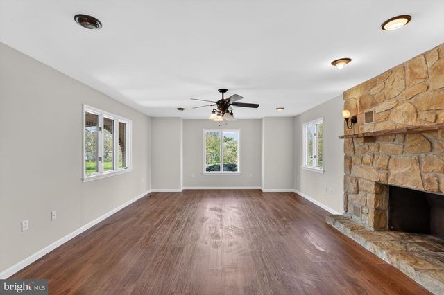 26 SUNSET RD, Royersford, PA 19468