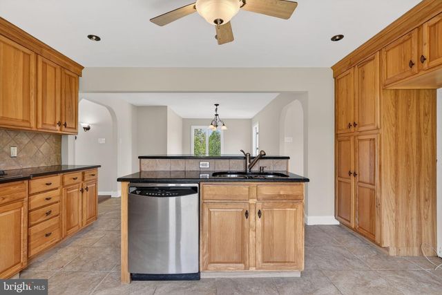 26 SUNSET RD, Royersford, PA 19468