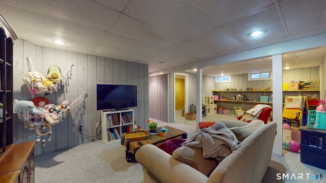 284 Farmcliff Drive, Glastonbury, CT 06033