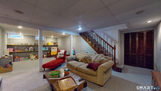 284 Farmcliff Drive, Glastonbury, CT 06033