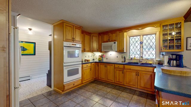 284 Farmcliff Drive, Glastonbury, CT 06033