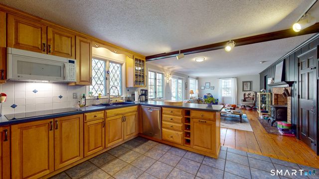 284 Farmcliff Drive, Glastonbury, CT 06033