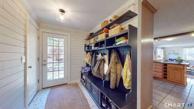 284 Farmcliff Drive, Glastonbury, CT 06033