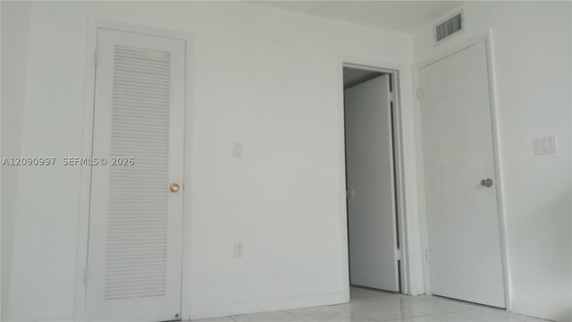 300 W 74th Pl 303, Hialeah, FL 33014