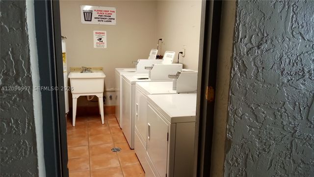 300 W 74th Pl 303, Hialeah, FL 33014