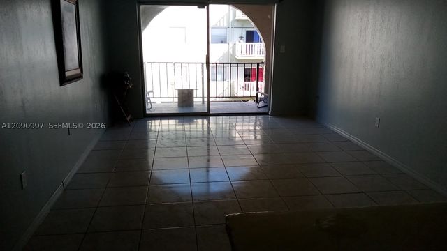 300 W 74th Pl 303, Hialeah, FL 33014