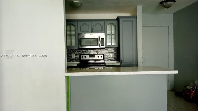 300 W 74th Pl 303, Hialeah, FL 33014