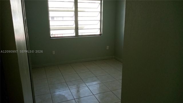 300 W 74th Pl 303, Hialeah, FL 33014