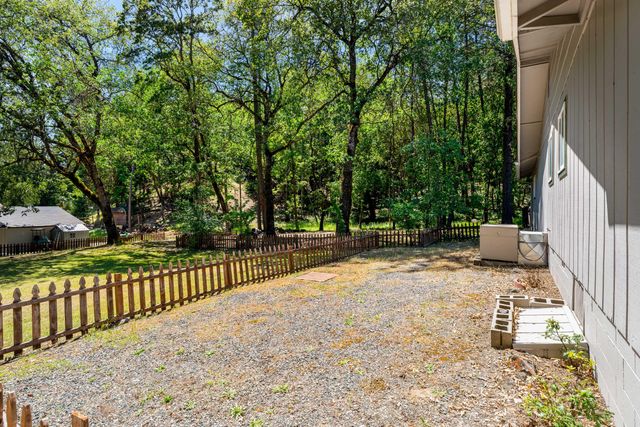 370 Horseshoe Drive, Grants Pass, OR 97526