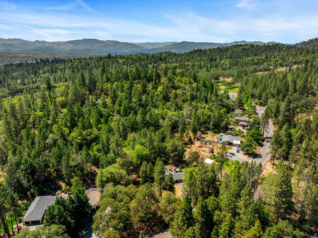 370 Horseshoe Drive, Grants Pass, OR 97526