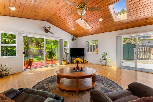 370 Horseshoe Drive, Grants Pass, OR 97526