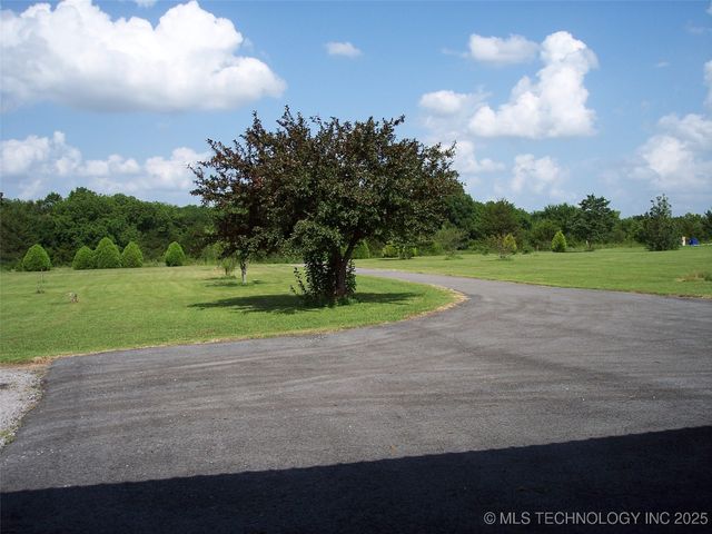 398 Chickasaw Road, Calera, OK 74730