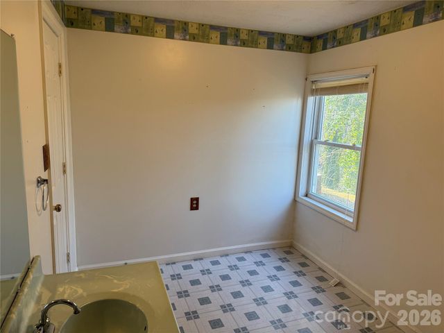 628 Hidden View Loop, Marion, NC 28752