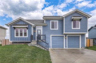 1917 Eagle Drive, Harrisonville, MO 64701