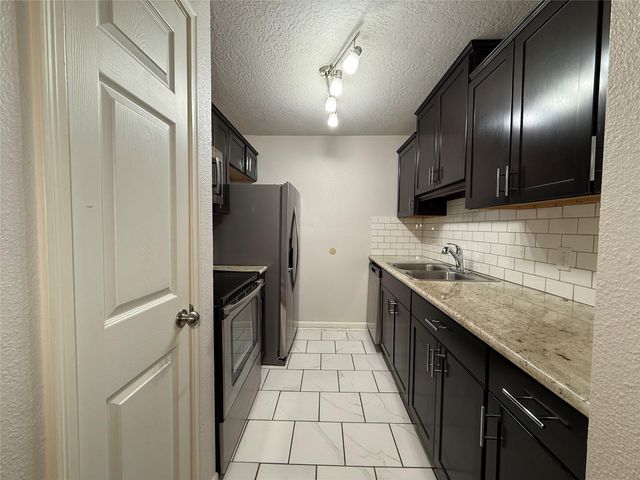 2125 Augusta Drive 83, Houston, TX 77057