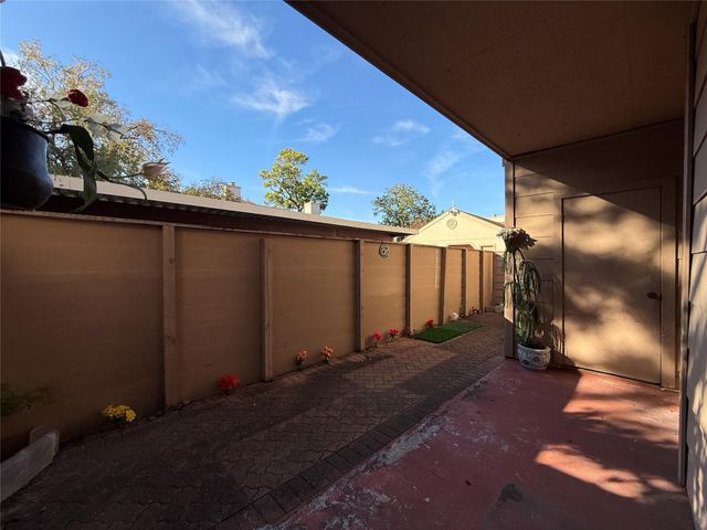 2125 Augusta Drive 83, Houston, TX 77057