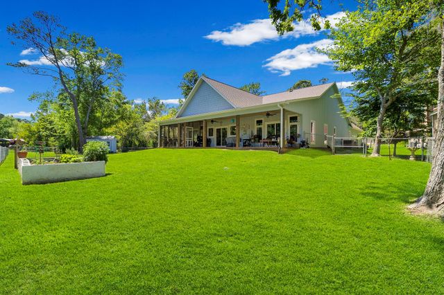 229 Knollwood Creek, Onalaska, TX 77360