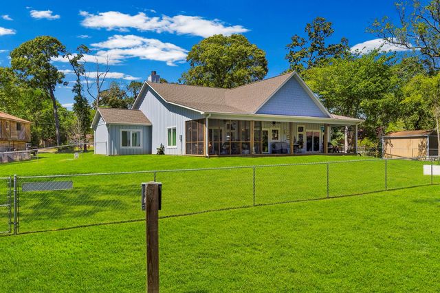229 Knollwood Creek, Onalaska, TX 77360