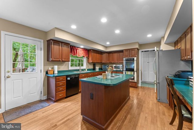15500 EAGLE TAVERN LN, Centreville, VA 20120