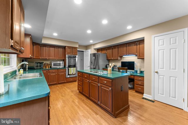 15500 EAGLE TAVERN LN, Centreville, VA 20120