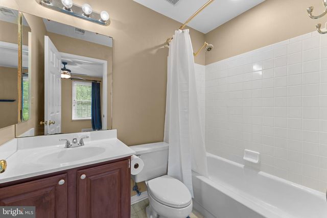 15500 EAGLE TAVERN LN, Centreville, VA 20120