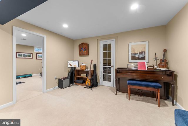 15500 EAGLE TAVERN LN, Centreville, VA 20120