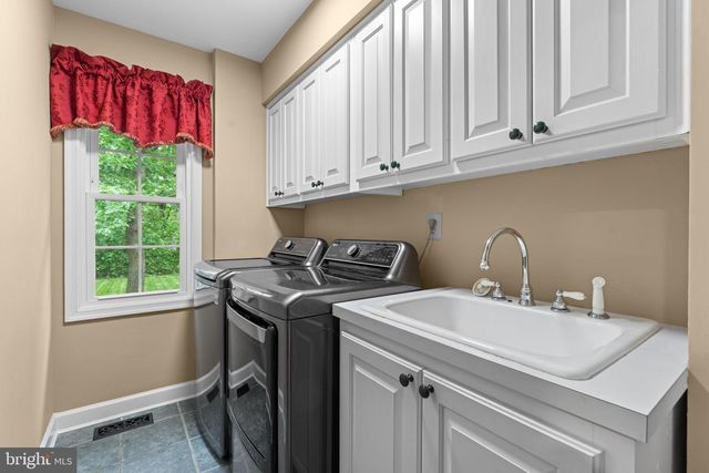 15500 EAGLE TAVERN LN, Centreville, VA 20120