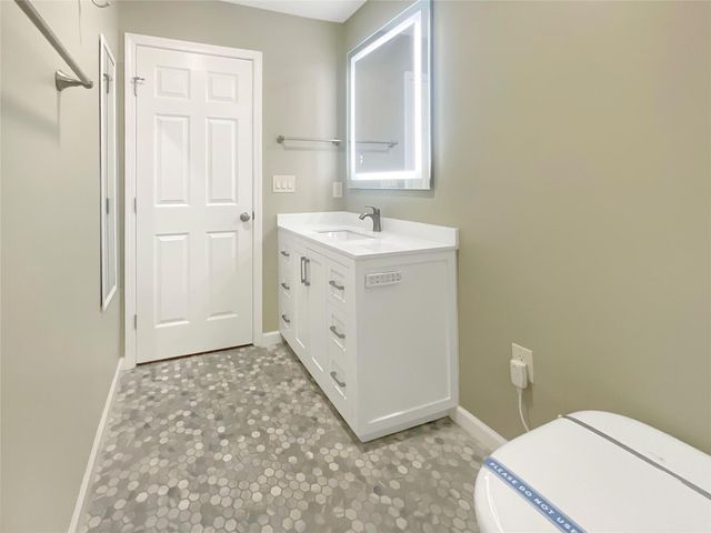 8801 Parkfield DR, Austin, TX 78758