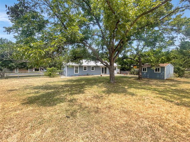 8801 Parkfield DR, Austin, TX 78758