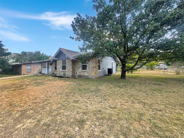 8801 Parkfield DR, Austin, TX 78758