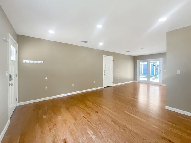 8801 Parkfield DR, Austin, TX 78758