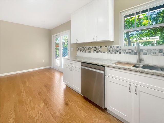 8801 Parkfield DR, Austin, TX 78758