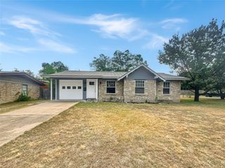 8801 Parkfield DR, Austin, TX 78758