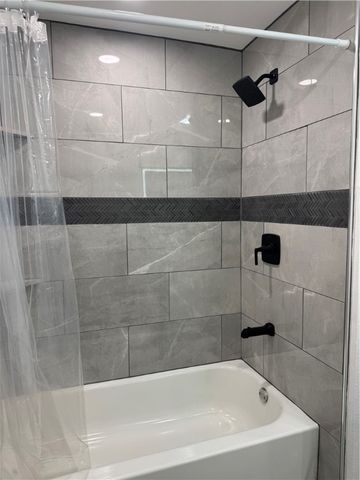 364 Woodlawn St, Sinton, TX 78387