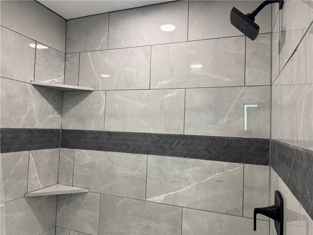 364 Woodlawn St, Sinton, TX 78387