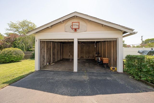 219 OXFORD RD, Havertown, PA 19083